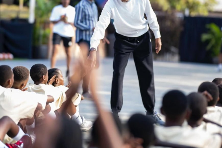 Perezida Kagame yasuye Club Rafiki, ahurira na Masai Ujiri na Kawhi Leonard mu mwiherero w’urubyiruko