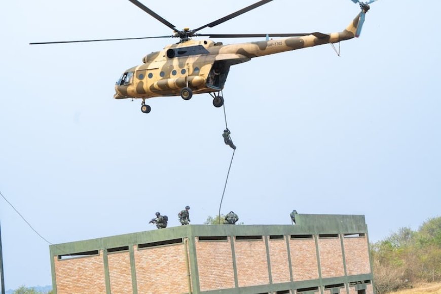Amasomo y’akataraboneka: Abasirikare 163 ba RDF barangije imyitozo ikarishye y’ibyumweru 6
