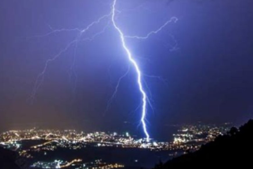 Rusizi: Umugabo yapfuye nyuma yo gukubitwa n’inkuba aryamanye n’umugore we