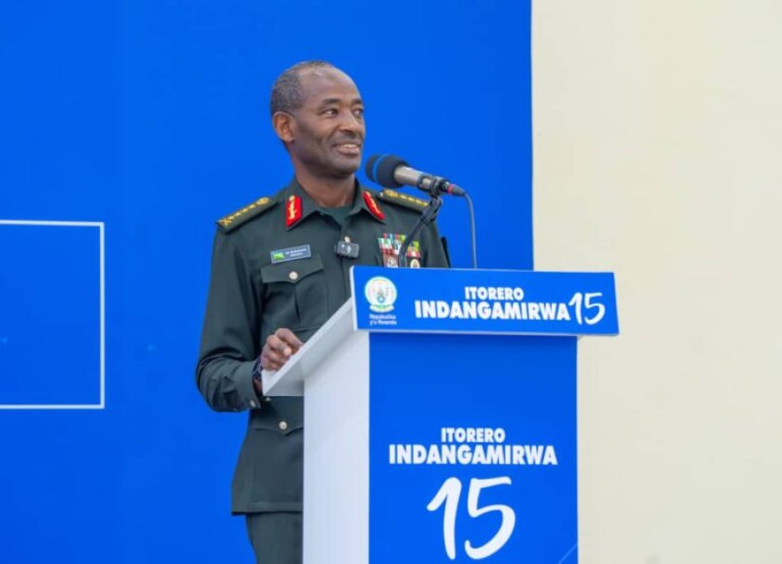 Urubyiruko ni mwe bayobozi b’ejo hazaza  Jenerali Muganga, aganira n’urubyiruko ruri   mu itorero Indangamirwa ikiciro cya 15