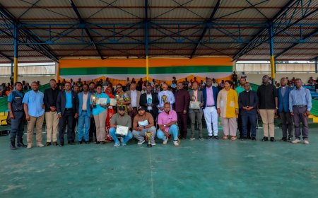 AMAJYARUGURU: Guverineri yashimye by'umwihariko abanyamahanga bitabiriye imurikagurisha.