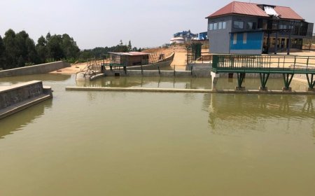 Muhanga:Umusekirite yarohamye mu cyuzi yiruka ku mbata