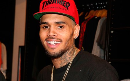 Umuhanzi  Chris Brown, yafashe icyemezo cyo gusiba imbuga ze nkoranyambaga