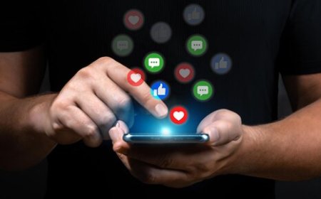 Uko imbugankoranyambaga zihindura ubuzima bw’abantu n’imibanire yabo