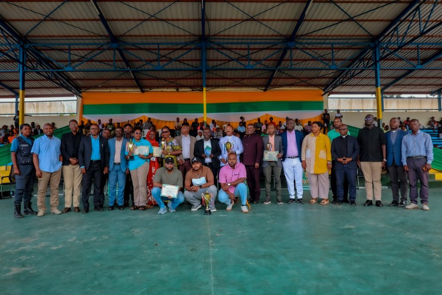 AMAJYARUGURU: Guverineri yashimye by'umwihariko abanyamahanga bitabiriye imurikagurisha.