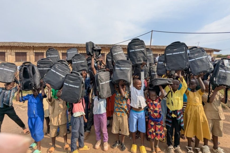 Muhanga: Abana 186 bahawe ubufasha bwo kwiga, ababyeyi basabwa kudapfusha amahirwe ubusa