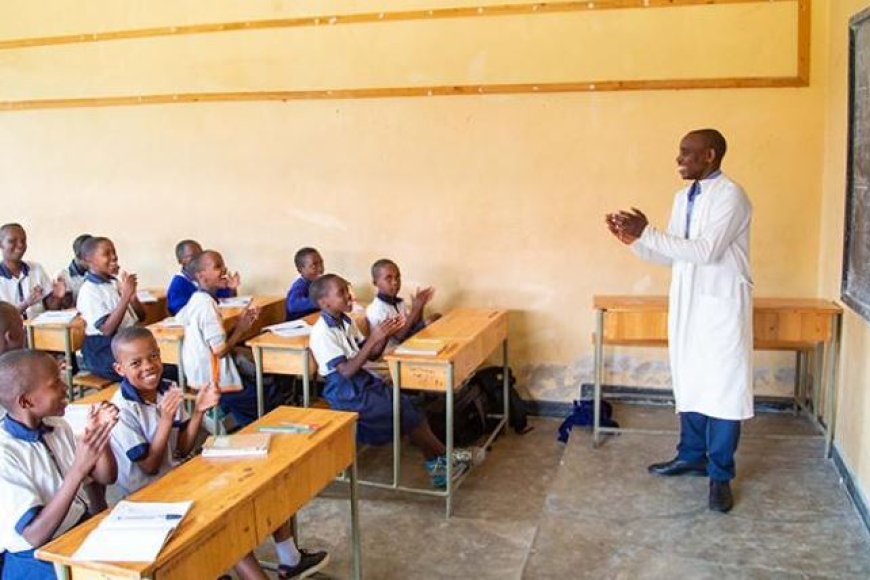 Miliyoni 32Frw zigiye gushorwa  mukugira intyoza no kuzamura ubumenyi bw’icyongereza mu barimu