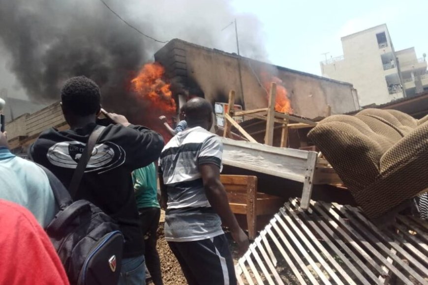 Rusizi: Inzu y’ubucuruzi yafashwe n’inkongi y’umuriro hahiramo ibifite agaciro ka Miliyoni 10 z’amafaranga y’u Rwanda.