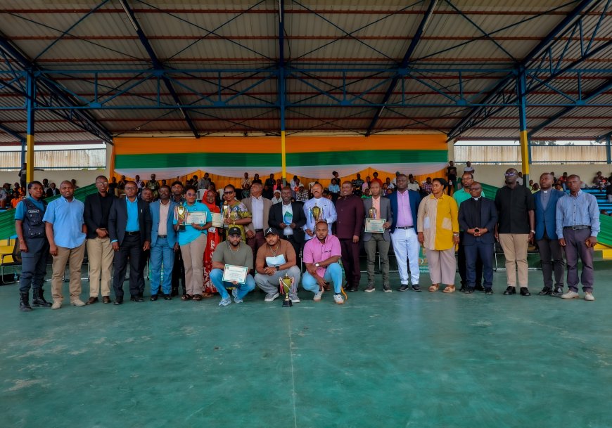 AMAJYARUGURU: Guverineri yashimye by'umwihariko abanyamahanga bitabiriye imurikagurisha.