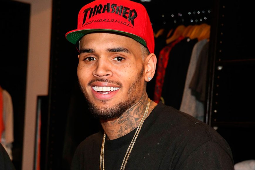 Umuhanzi  Chris Brown, yafashe icyemezo cyo gusiba imbuga ze nkoranyambaga