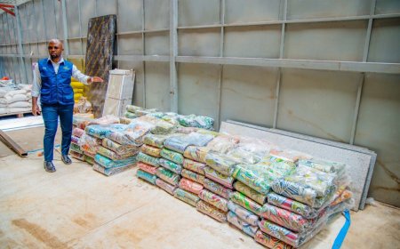 RRA yafashe ibitenge bya Miliyoni 18 Frw byinjijwe mu gihugu bihishwe muri sima