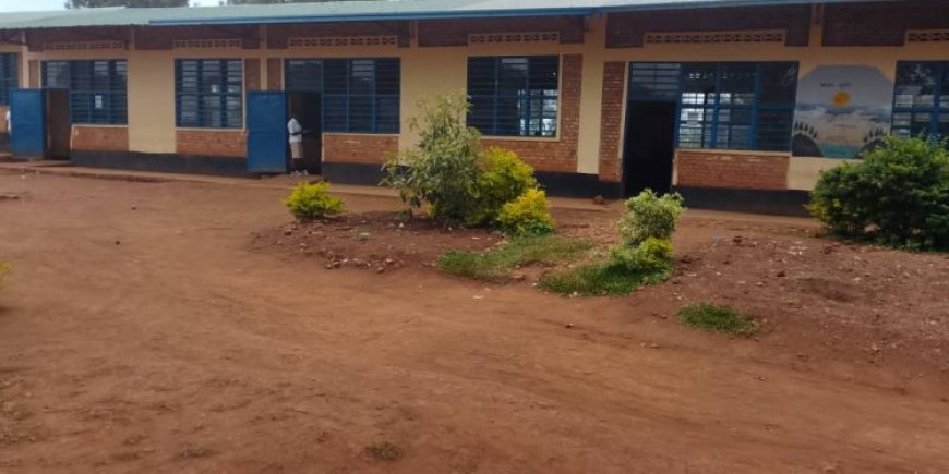 Kayonza: Umwarimu wakubiswe na Deregiteri arasaba ubutabera