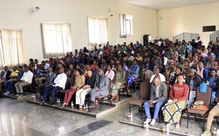 Abagore b’i Gicumbi basabwe gukoresha telefoni muri serivisi z’imari