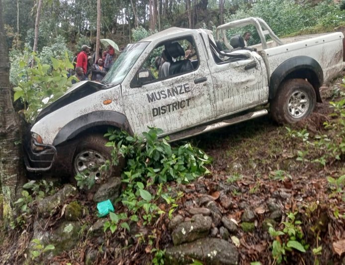 Imodoka yaritwaye abayobozi bagiye ku munsi wa Mwarimu yakoze impanuka