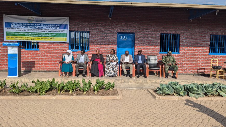 Hatangijwe ubukangurambaga bw’isuku bwiswe #FresheriKuIshuri# buzagera mu bigo byose mu Gihugu