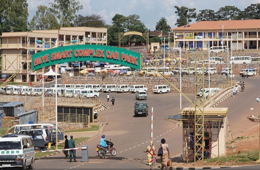 Huye Smart Complex Car Park umwe mu mihigo yahinduye byinshi mu Iterambere ry'Akarere