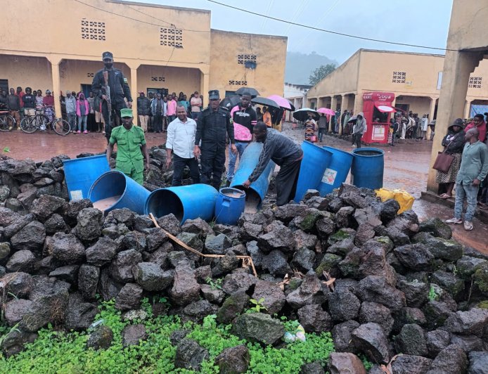 Amajyaruguru: Polisi yangije litiro zisaga 10.000 z’ibinyobwa bitemewe byangizaga abaturage