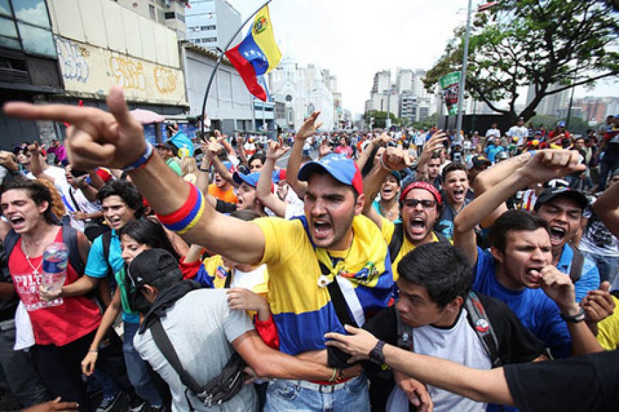 Ibihumbi by’Abanya-Venezuela mu myigaragambyo basaba America kurekura Perezida wabo n’umugore we