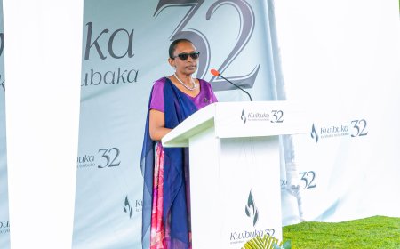 Kwibuka32:Rulindo/MVUZO Perezida w’Inteko Ishinga Amategeko Hon. Gertrude Kazarwa yifatanyije n’abaturage mu Kwibuka Jenoside Yakorewe Abatutsi no gushyingura imibiri 176 yabonetse