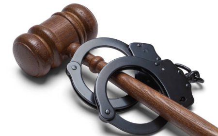 Bugesera: Umugore yafunzwe azira gutwikisha umugabo we amavuta y’ubuto  akanamutera icyuma