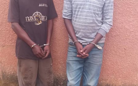 Kigali: Polisi yafashe abagabo 2 bafite urumogi ibiro 2 n’udupfunyika twarwo 237