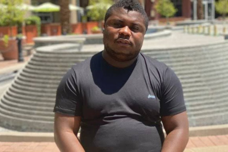 Umunyarwenya Jay Squeezer ari gushima Imana nyuma yo kurokoka ibitero by’abagizi ba nabi