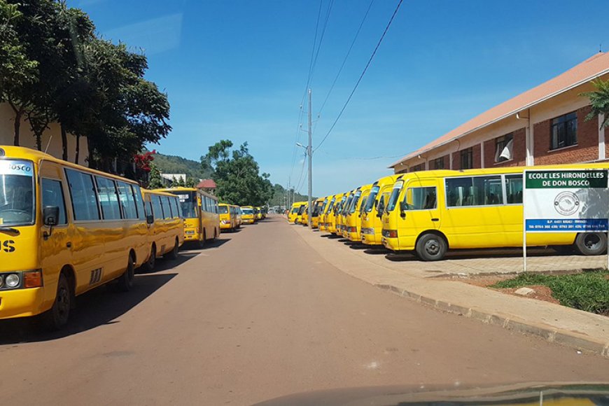 Umujyi wa Kigali wemeje  ko buri shuri rigomba kugira bisi nshya zitwara abanyeshuri