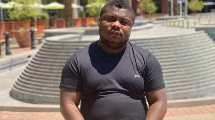 Umunyarwenya Jay Squeezer ari gushima Imana nyuma yo kurokoka ibitero by’abagizi ba nabi