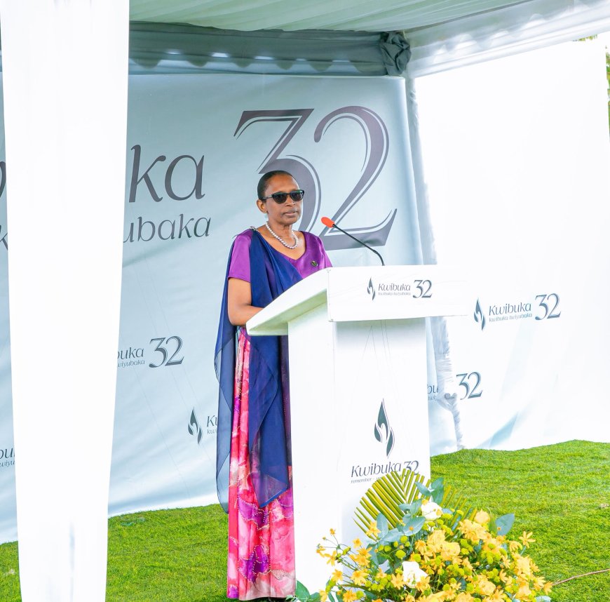Kwibuka32:Rulindo/MVUZO Perezida w’Inteko Ishinga Amategeko Hon. Gertrude Kazarwa yifatanyije n’abaturage mu Kwibuka Jenoside Yakorewe Abatutsi no gushyingura imibiri 176 yabonetse