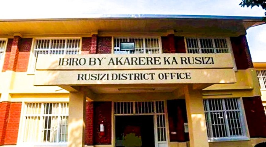Rusizi: Umunyeshuri yakubise umwarimu ingumi mu maso amuhoye kumuhana