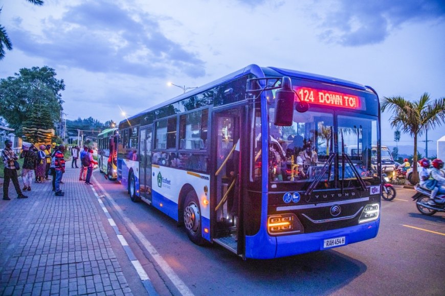 Kigali: Hatangiye kugeragezwa uburyo bwo kumenya aho Bisi igeze n’imyanya isigayemo hifashishijwe ikoranabuhanga