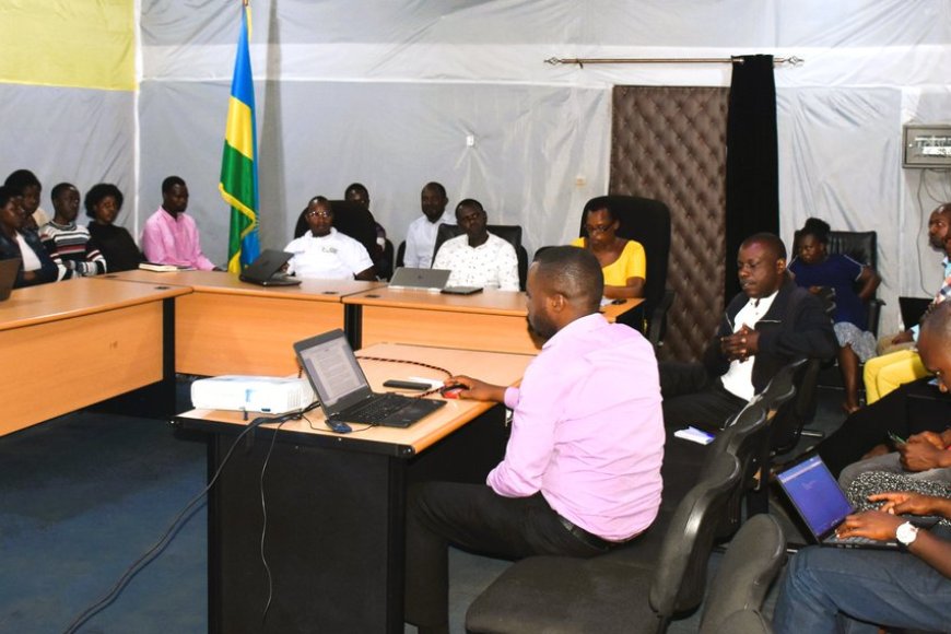 Karongi: Ikoranabuhanga rya “Mbaza” rigiye guhindura imitangire ya serivisi, abaturage bamaze kohereza ibibazo birenga 1.300
