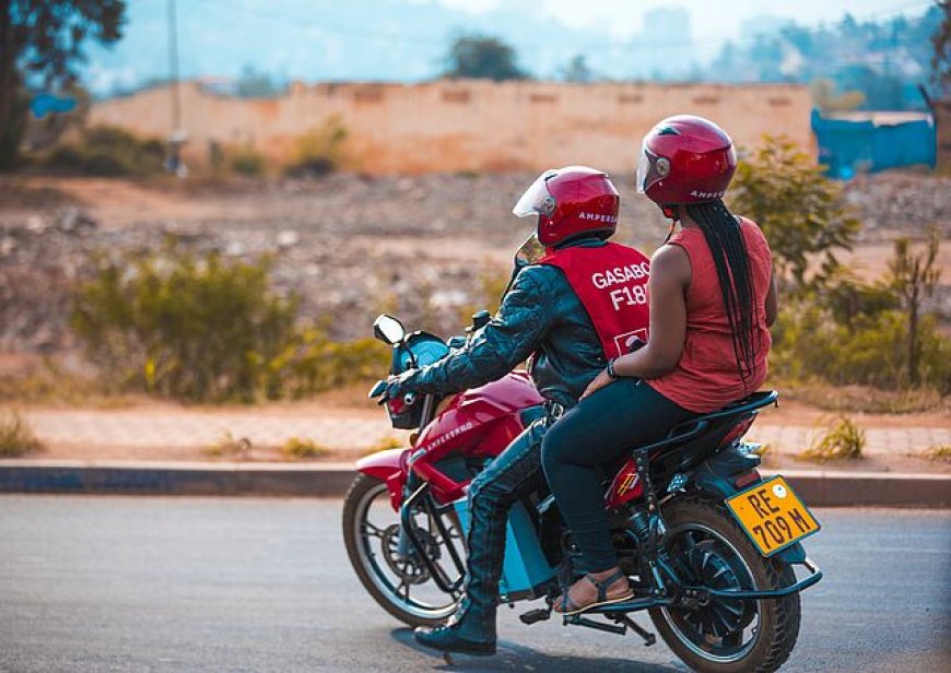 Mu Rwanda: Moto zigiye gushyirwa Purake imbere kugira ngo zige zihanwa hifashishijwe ikoranabuhanga rya Cameras zo mu muhanda