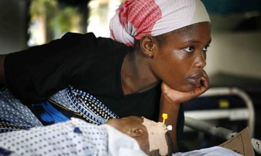 Tanzania yongeye kwihanangiriza abaganga basaba amafaranga abagore batwite mbere yo kubitaho