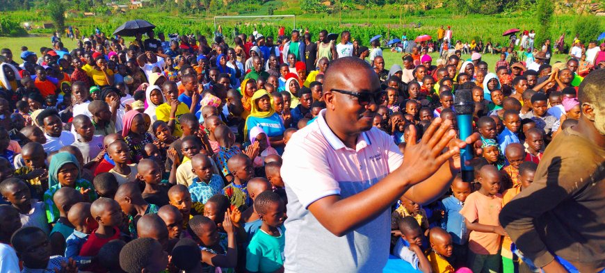 Rulindo: Itsinda rya Bijey Comedy ryatanze ibyishimo mu bukangurambaga bwo kurwanya ibiyobyabwenge