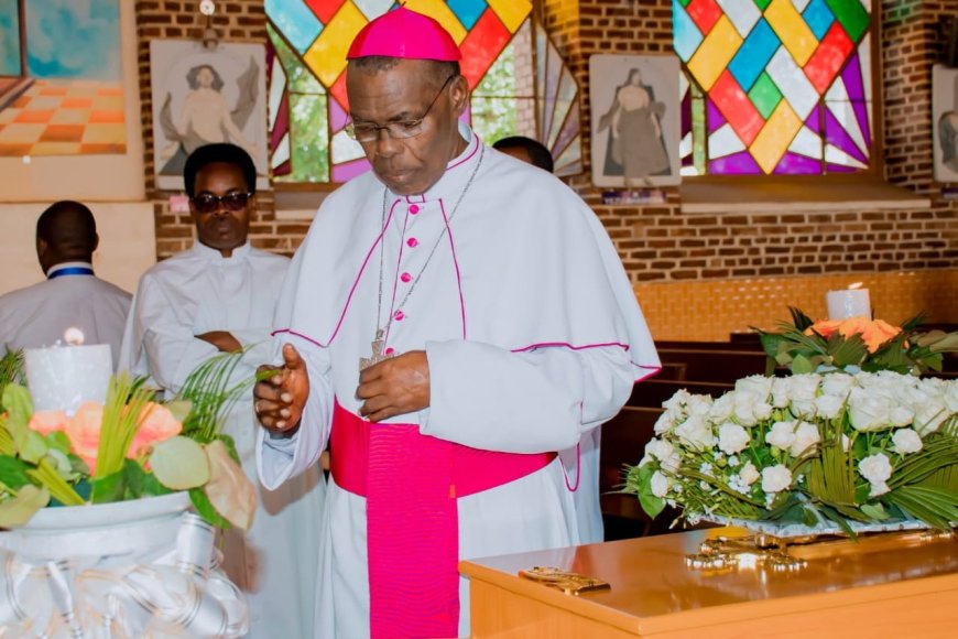 Musenyeri Vianney uheruka kwitaba Imana yasezeweho bwa nyuma mu cyubahiro